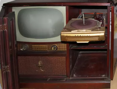 Televisor Admiral Console con tocadiscos