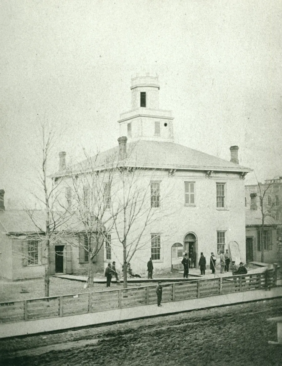Image of the courthouse Lincoln practiced law in